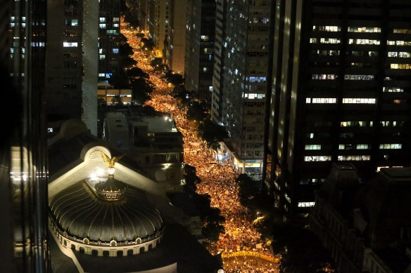 Movimento reúne manifestantes contra tarifas no Rio