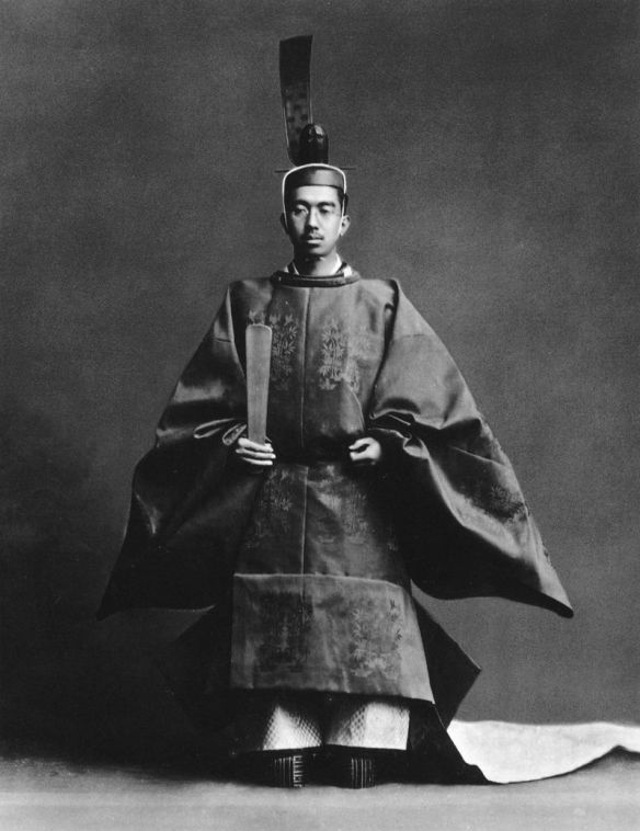 800px-Emperor_Showa